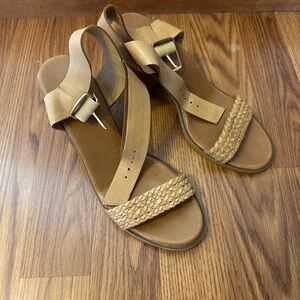 Women's Tan Sandals